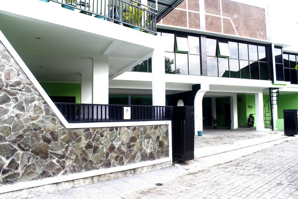 The Greenhouse Hotel Yogyakarta Exterior foto