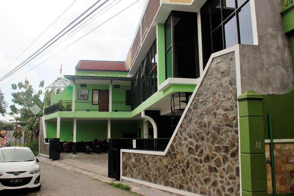 The Greenhouse Hotel Yogyakarta Exterior foto
